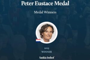 Saskia Imhof ontvangt Peter Eustace Medal van de EBO