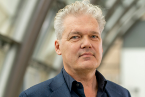 Nieuwjaarsbericht Hans Vingerling: “Ik kan weer zien! Mensen, ik kan weer zien!”